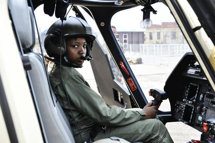 Nigeria's first  female combat Helicopter pilot, Tolulope Arotile died in a road accident. [heraldnigeria]