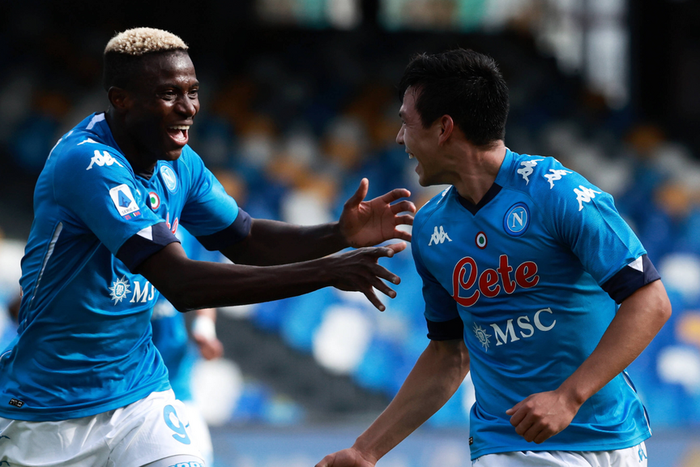 Manchester United are interested in a move for Napoli's Hirving Lozano