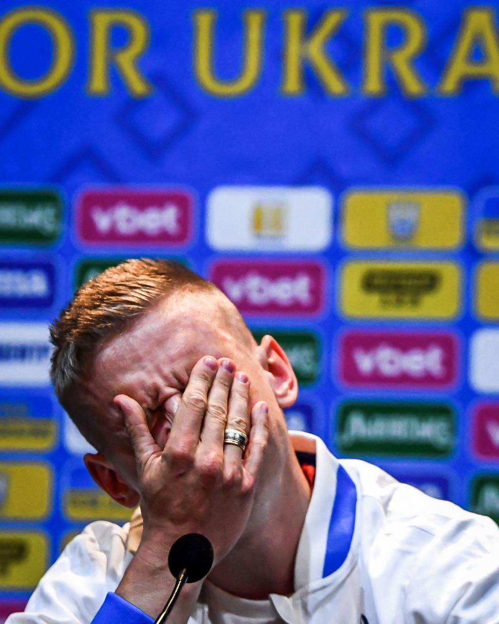 Manchester City star Oleksandr Zinchenko in tears over war in Ukraine