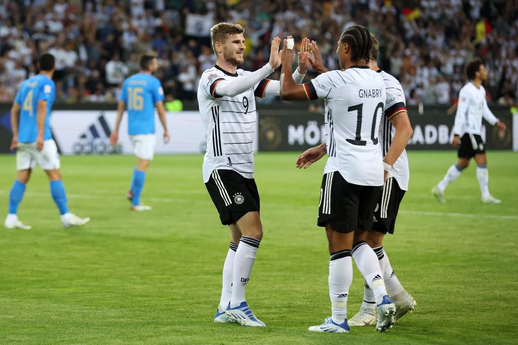 Timo Werner and his teammates celebrate.