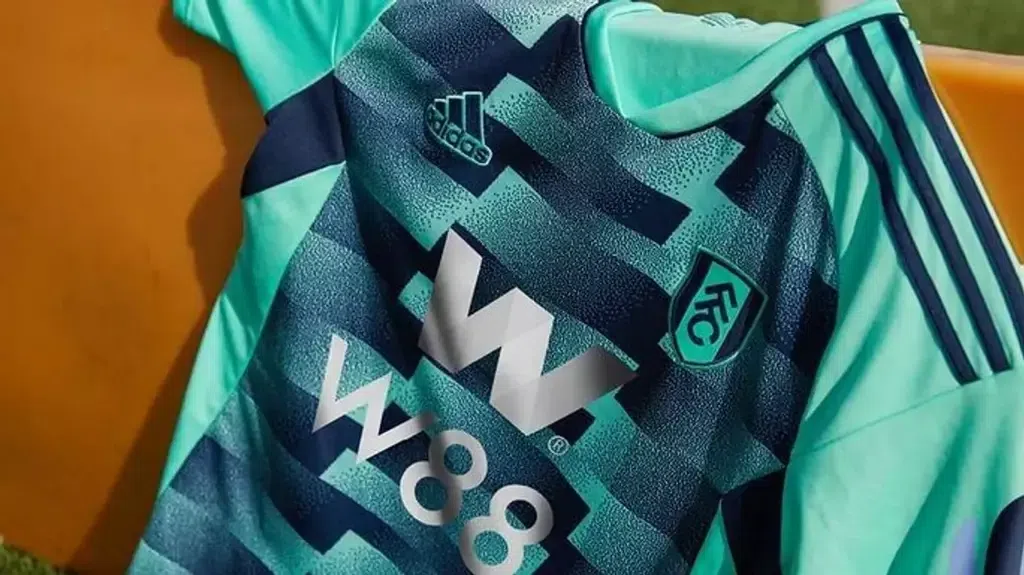 Fulham-away-kit 2022/23