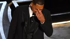 Will Smith en pleurs après avoir reçu l'Oscar du meilleur acteur Il a été récompensé quelques minutes à peine après avoir frappé Chris Rock - AFP