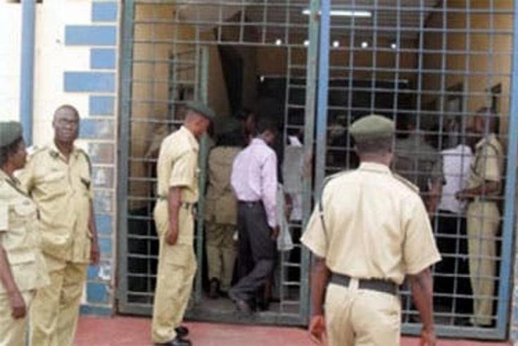 Nigerian Correctional Service confirms attempted attack on Abakaliki centre. (Vanguard)