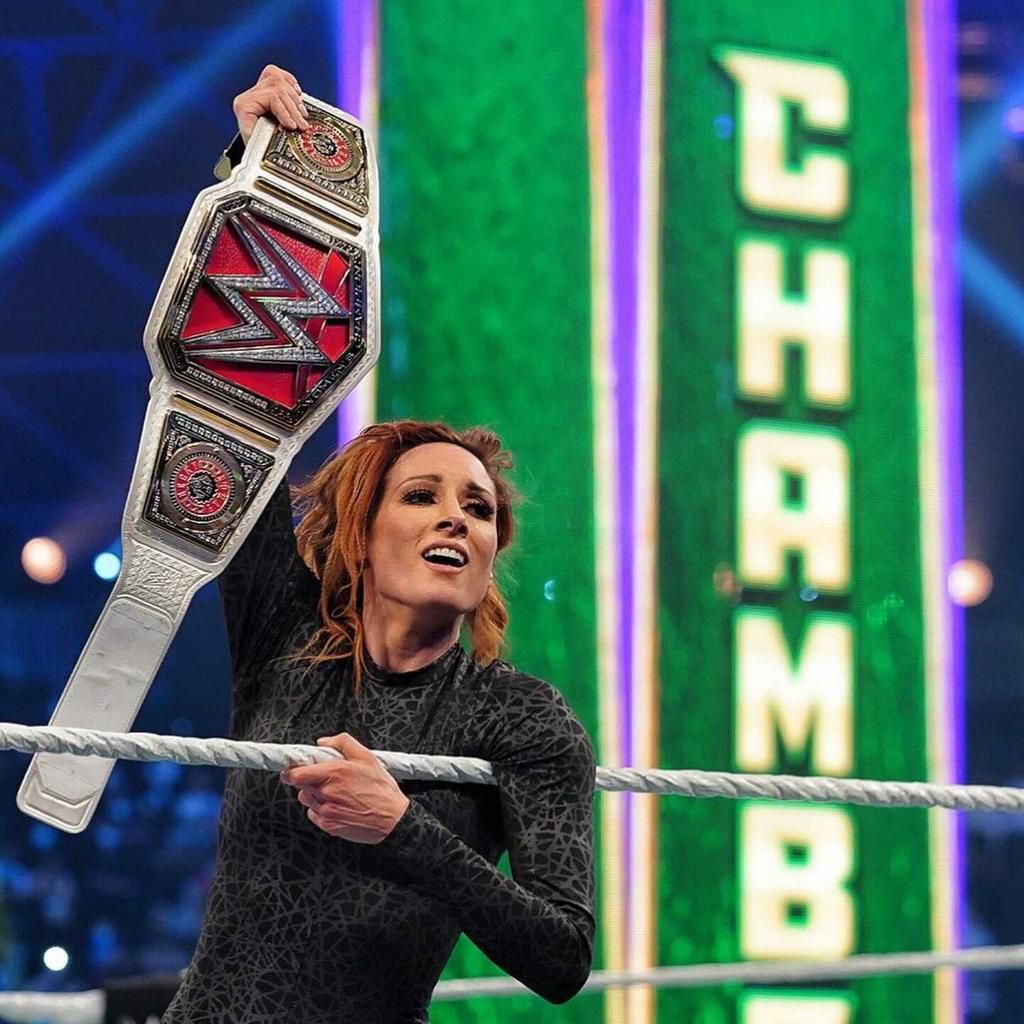 Becky Lynch retained her WWE Women's Championship