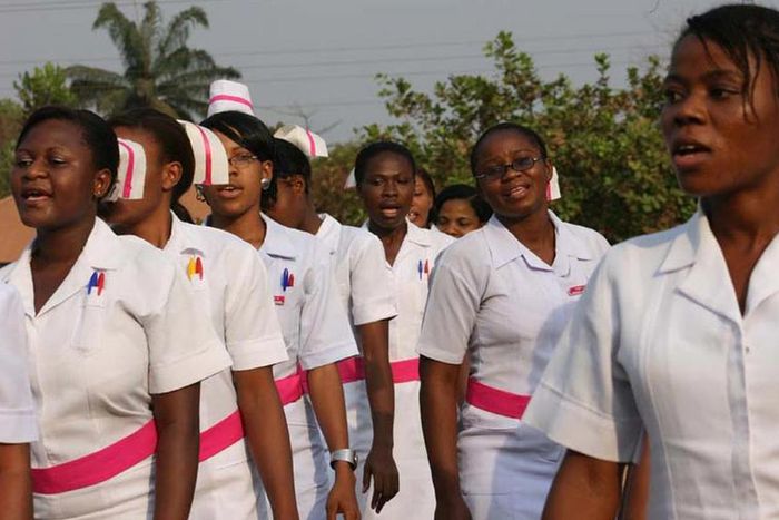 Lagos nurses declare 3-day warning strike over poor working conditions. (Guardian)