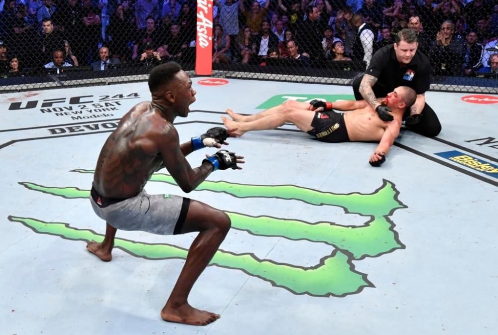 Adesanya vs Whittaker in 2019