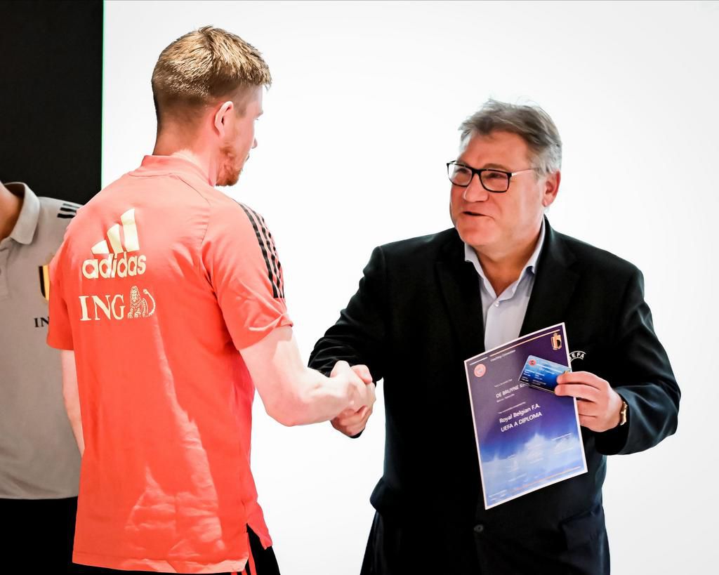 Kevin De Bruyne receives UEFA A coaching license