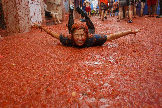 La Tomatina is said to be the biggest food fight in the world. [X/@utdcounsellor]