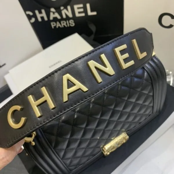 Vintage Chanel bag [Wisswiss]
