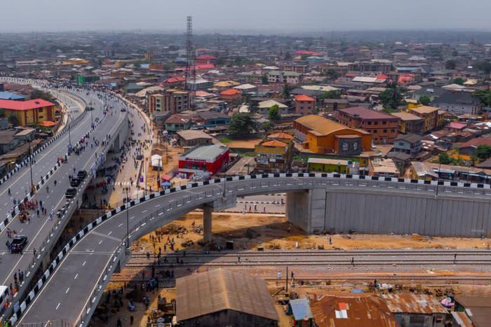 Gov Sanwo-Olu inaugurates 1.4km Agege Flyover. [Twitter/@MrJAGs]