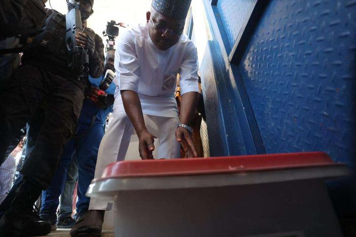 APC governorship candidate in Kogi State, Usman Ododo, casting his vote. [The Cable]