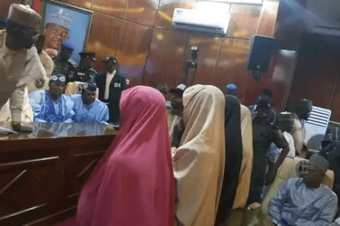 Gov. Matawalle receives 5 girls rescued from bandits after 7 months in captivity (BlueprintNewspapers)