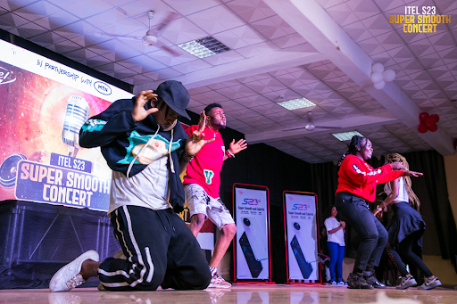 itel S23 Super Smooth Concert takes Nigerian campuses by storm with music & talent