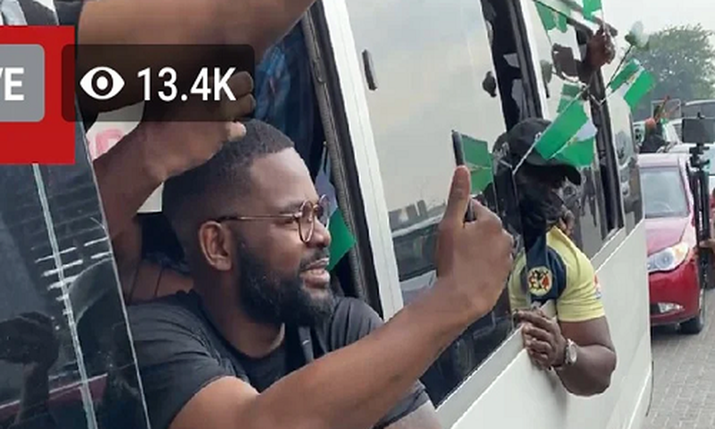 Falz joins hundreds of Nigerian youths to protest at Lekki toll gate. (TheNation)