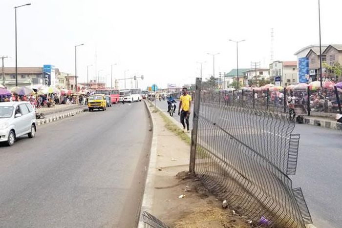 Panic in Ogun as soldiers avenge colleague’s death, burn police station