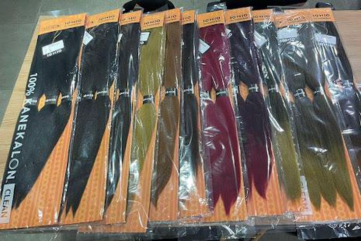 11 vibrant colours of 10x10 Pre-Stretched Braids