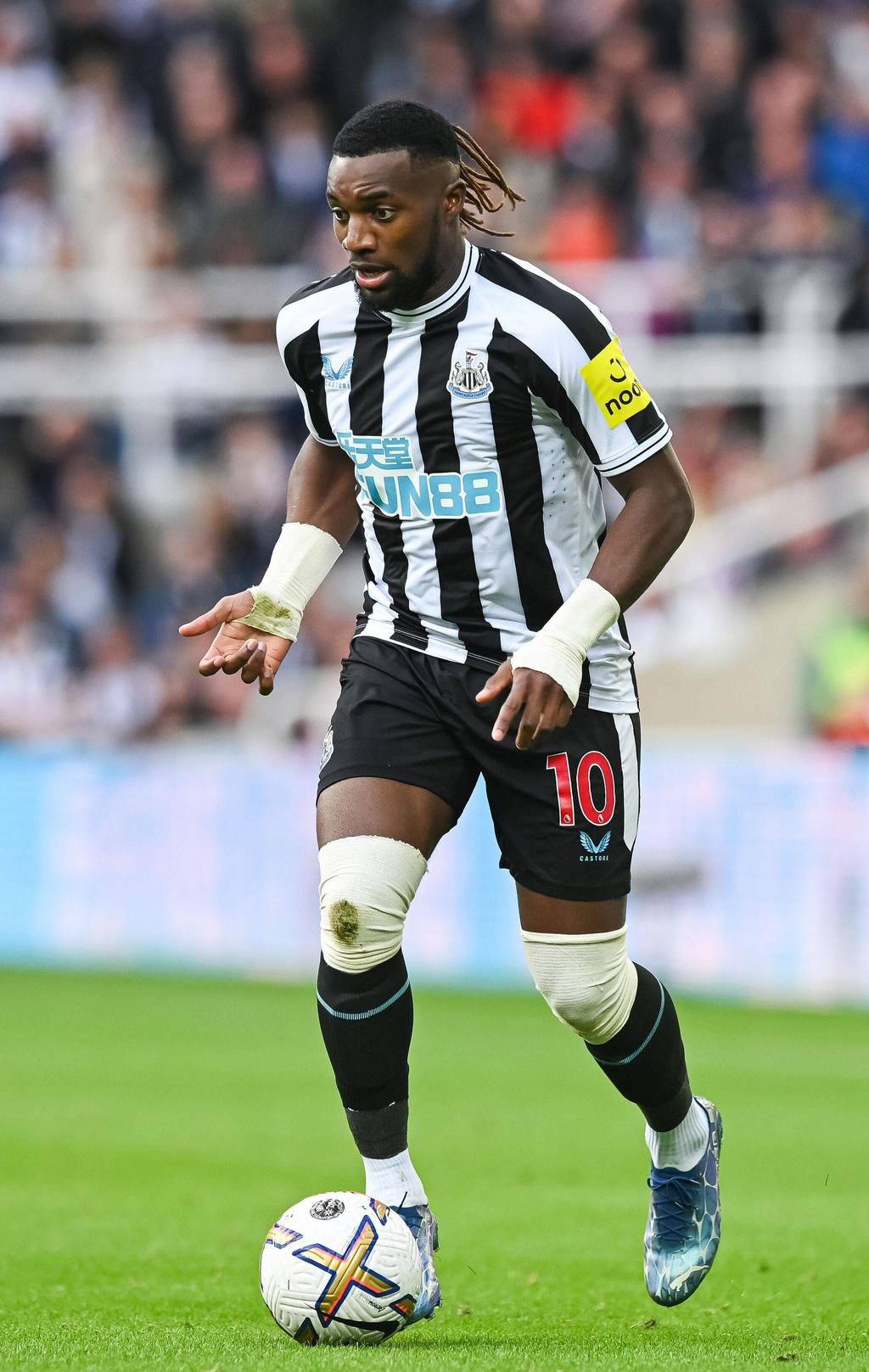 Allan Saint-Maximin of Newcastle United v Brentford on October 8, 2022.