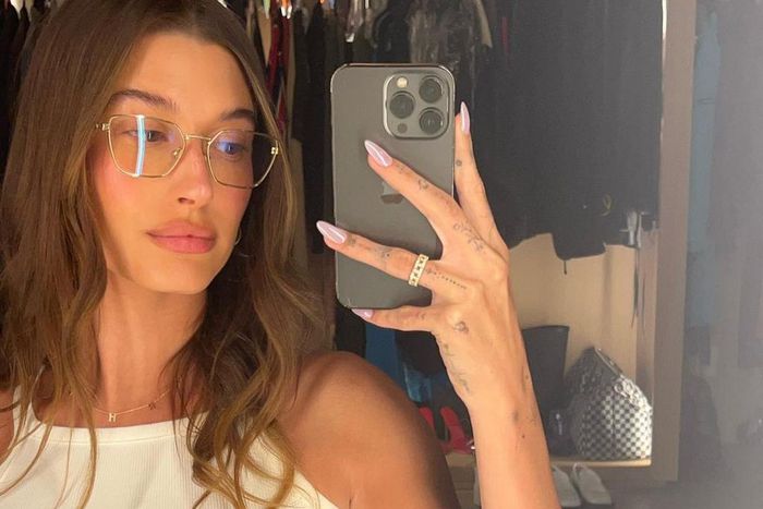 Hailey inspired this nail trend [Instagram/HaileyBeiber]