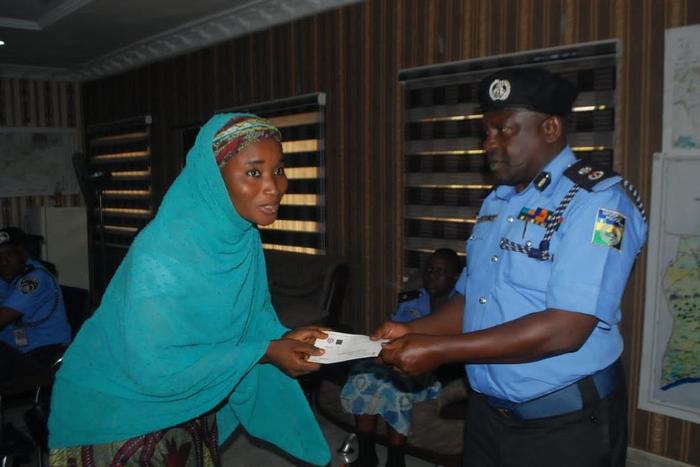 Police present ₦‎496m cheques to families of deceased officers in Kebbi
