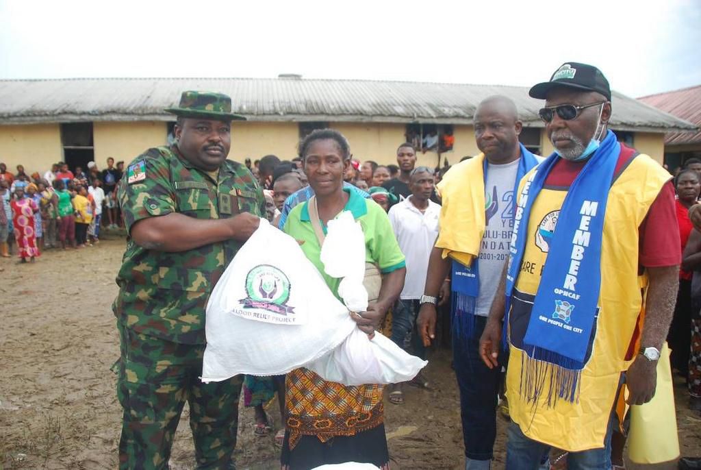 O.B. Lulu-Briggs Foundation donates over N60 million relief items to flood victims in Rivers.