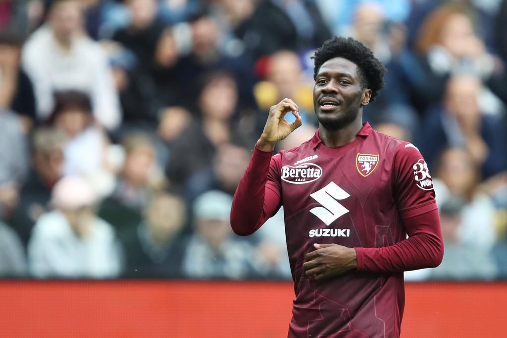 IMAGO / ZUMA Wire  October 23, 2022, Udine, Italy: Torino™s Ola Aina jubilates after scoring the goal during the Italian Serie A soccer match Udinese Calcio vs Torino FC at the Friuli - Dacia Arena stadium in Udine, Italy