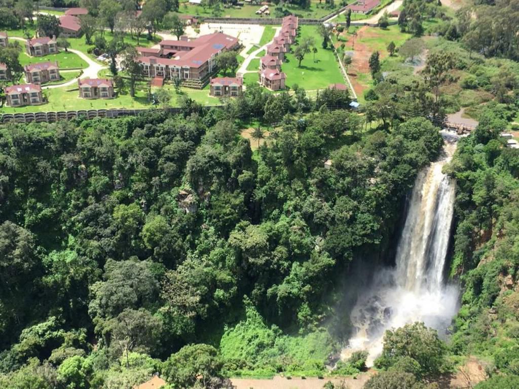 Thompson's Falls in Kenya [Stavica]