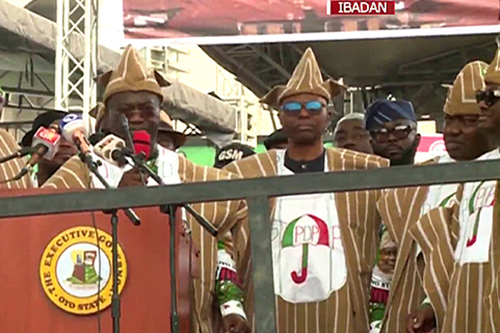 Makinde flags off campaign, begs Oyo residents to vote for him. [Twitter/@channelstv]
