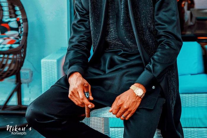 The runner up at the last season of Nigeria's biggest reality TV show, Big Brother Naija, Mike is dishing out tips on her to stay faithful as a man in a marriage. [Instagram/Aireyys]