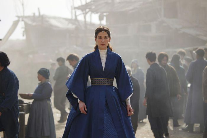 Rosamund Pike in 'The Wheel of Time' season 2 [Jan Thijs/Prime Video]
