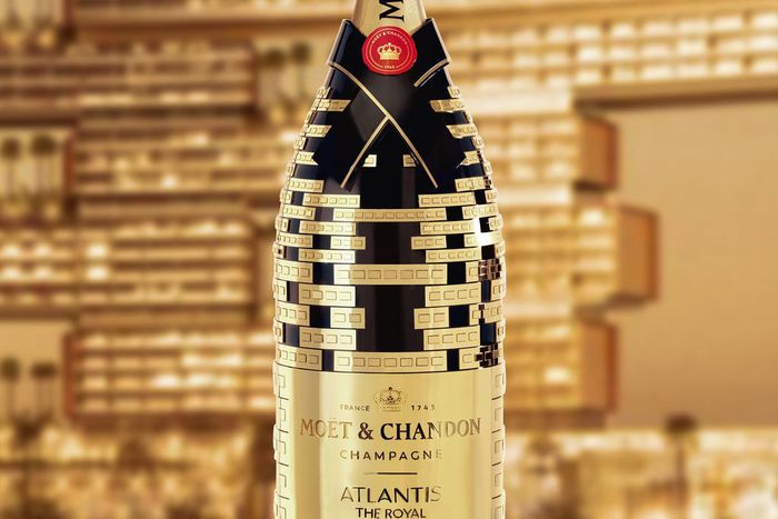 Moët & Chandon honors the spectacular Atlantis The Royal with a tribute and limited edition champagne bottle