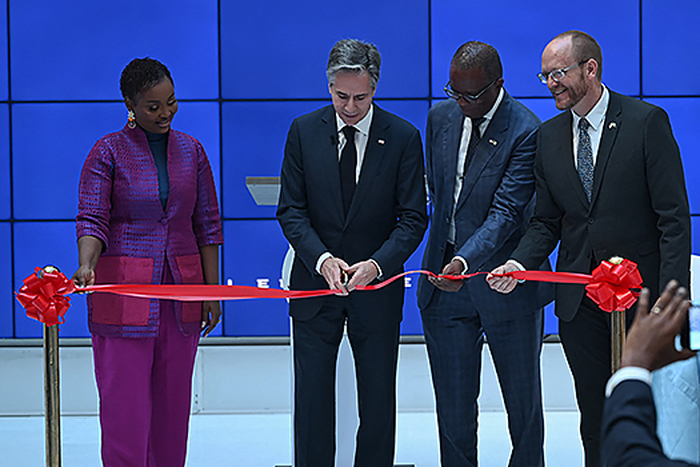 Second Left-Right: U.S. Secretary of State, Antony Blinken, Mr Wale Ajisebutu, CEO, 21st Century Technologies, Will Stevens, Consul General, U.S. Consulate in Lagos opening the new American Corner [Twitter:@TopeTempler]