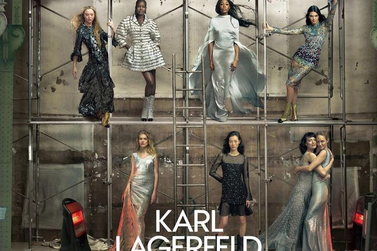 The cover of Vogue magazine features 10 world famous models [Instagram/voguemagazine]