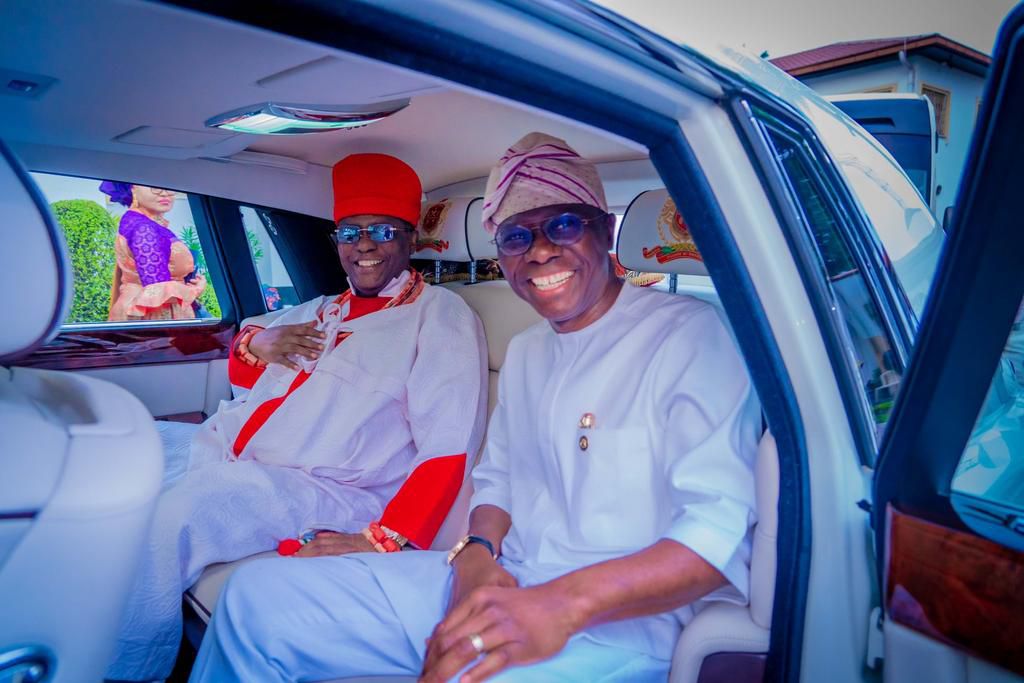 Oba of Benin visits Sanwo-Olu in Lagos, says Tinubu's presidency God-willed [Twitter:@jidesanwoolu]