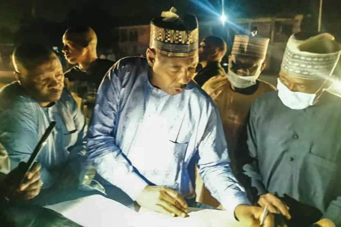 Gov. Babagana Zulum visits Mohammed Goni College of Islamic Legal Studies in Maiduguri, where Internally Displaced Persons (IDPs) from Abadam were being camped. (NAN)