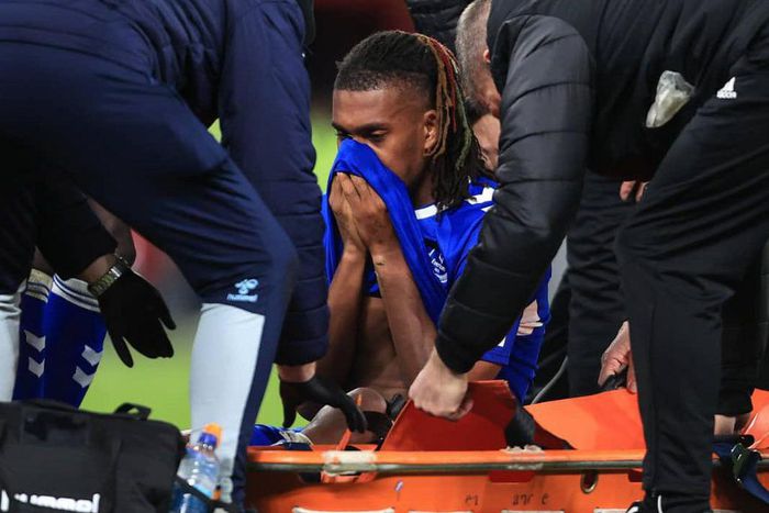Iwobi was stretchered off after sustaining an injury against Manchester United