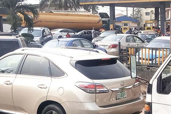 Pandemonium in filling station as motorist collapsed, and died