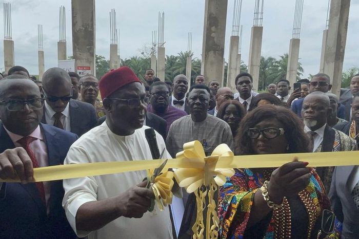 11 years after, FG inaugurates UNICAL faculty of law building. [NAN]