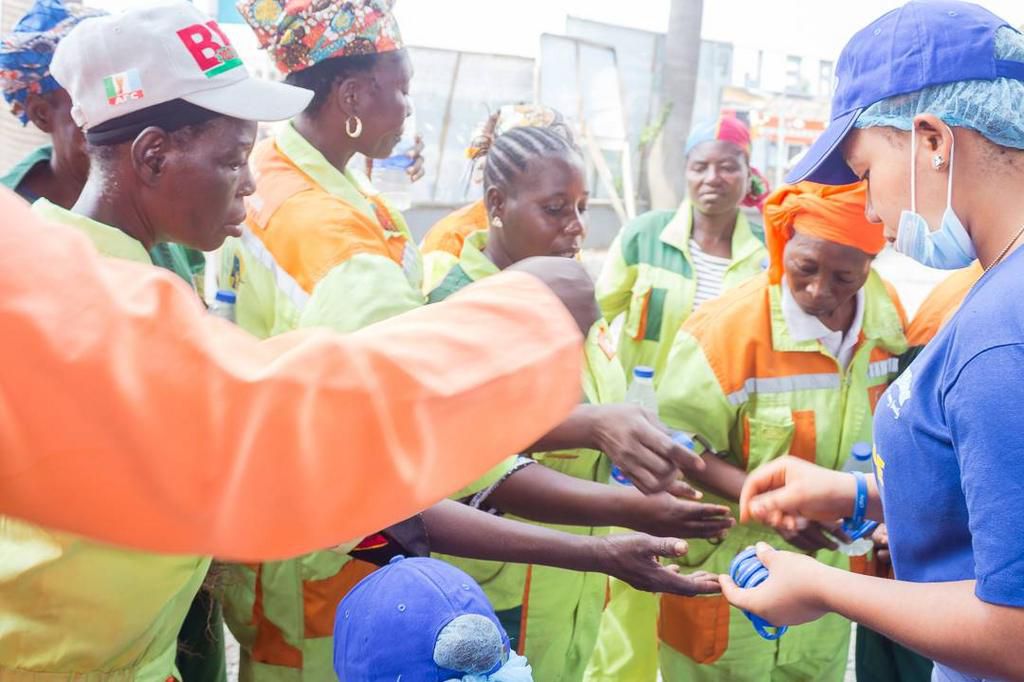 World Water Day: As part of activities to celebrate the day, CWAY Group refreshed essential workers in Lagos with CWAY on-the-go Table Water.