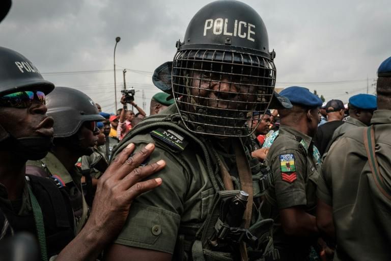 Nigeria's police force will have the main responsibility for securing Saturday's rescheduled election, although they can call in the military if needed, election officials say