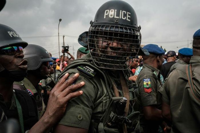 Nigeria's police force will have the main responsibility for securing Saturday's rescheduled election, although they can call in the military if needed, election officials say
