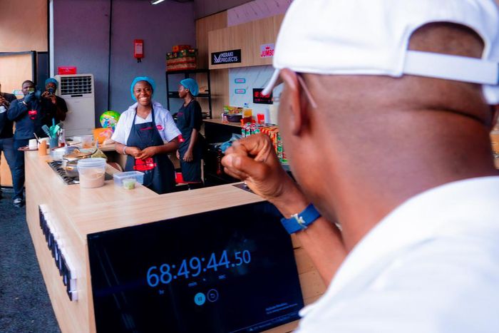 Sanwo-Olu shows up at Hilda Baci's Guinness World Record cooking event. [Twitter:@jidesanwoolu]