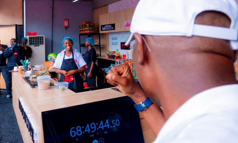 Sanwo-Olu shows up at Hilda Baci's Guinness World Record cooking event. [Twitter:@jidesanwoolu]