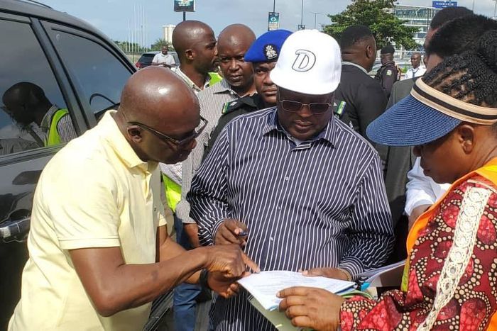 FG to prioritise federal roads, unveils intervention programme. [Facebook | Governor David Nweze Umahi]