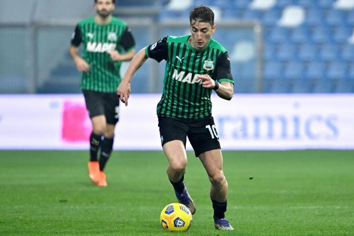 Sassuolo's Serbian midfielder Filip Djuricic saw red just after half-time against SPAL.