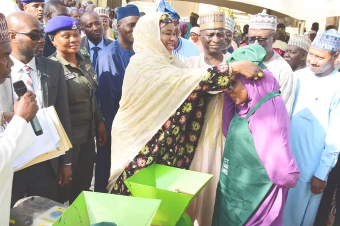 FCTA disburses $4.5m World Bank grant to 12,283 farmers