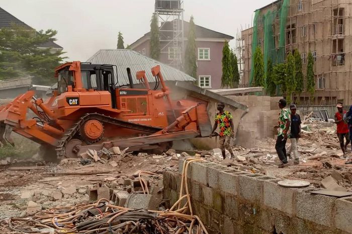Some-of-the-illegal-buildings-being-demolished-by-officials-of-FCTA-on-Thursday (Credit: NAN)