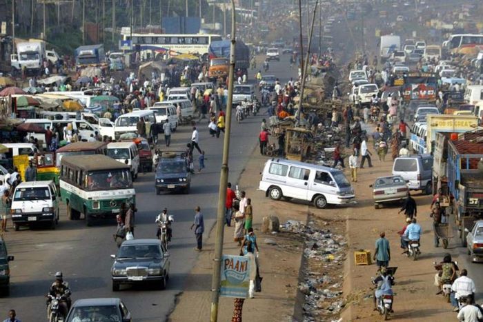 Anambra traffic agency moves to clear illegal parks in Onitsha  [InlandTown]
