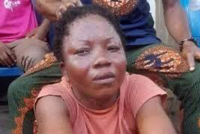 She was caught and handed over to the police by the youths [Tori News]