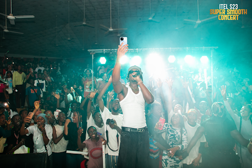 itel S23 Super Smooth Concert takes Nigerian campuses by storm with music & talent