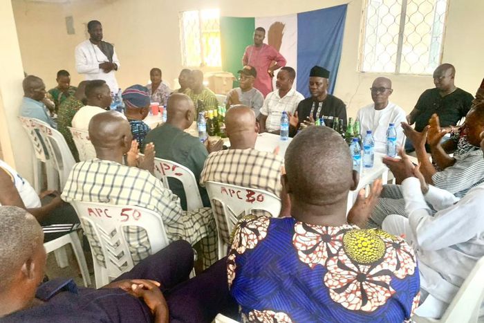 PDP leaders, supporters defect to APC in Ondo